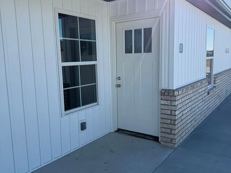 2901-2906 Sandstone Ln — Photo 2