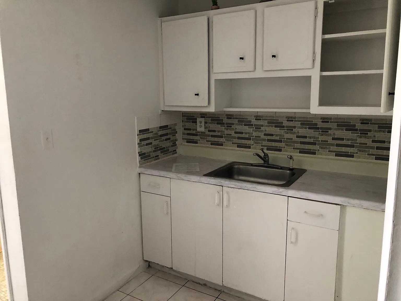 1 bed, 600 sqft, $1,300 — Photo 2
