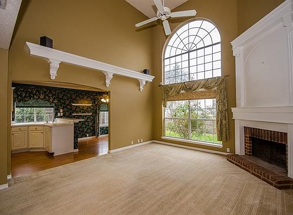 5th image of 744 Thousand Oaks Dr