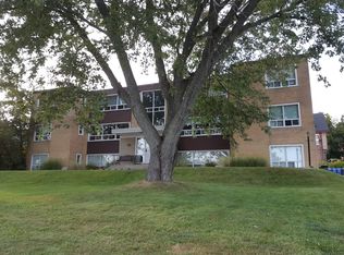 108 Kempenfelt Dr #301, Barrie, ON L4M 1C1