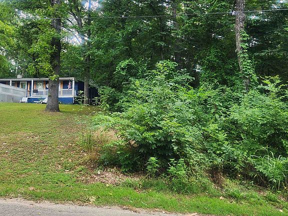 4th image of L-33 E Lakeshore Dr #2