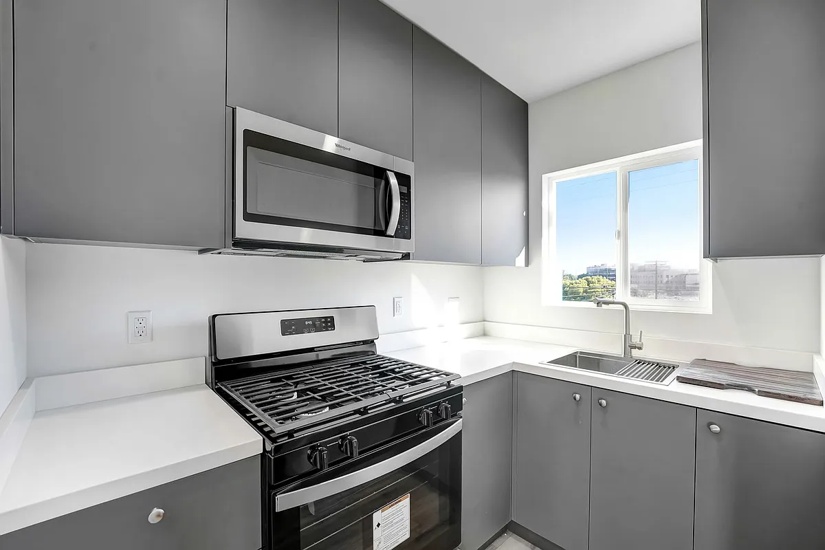 Building Photo - 1512 Pennsylvania Ave #3