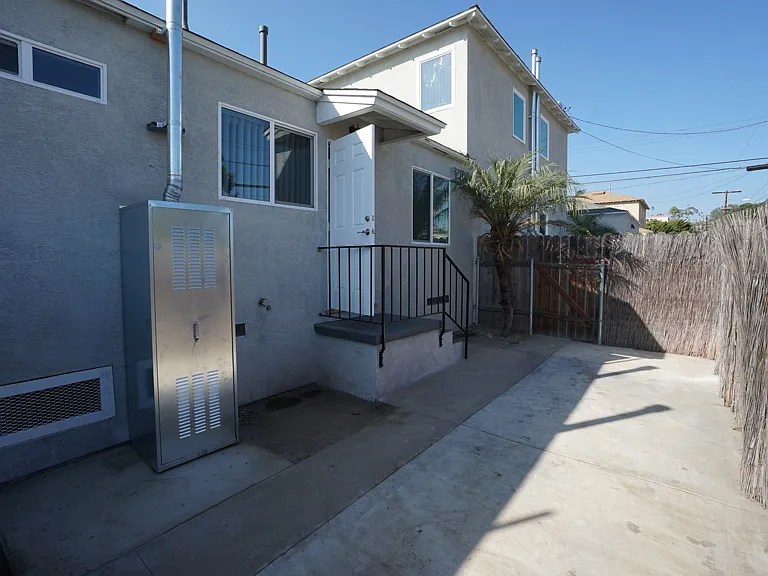 2078 Felspar St — Photo 9