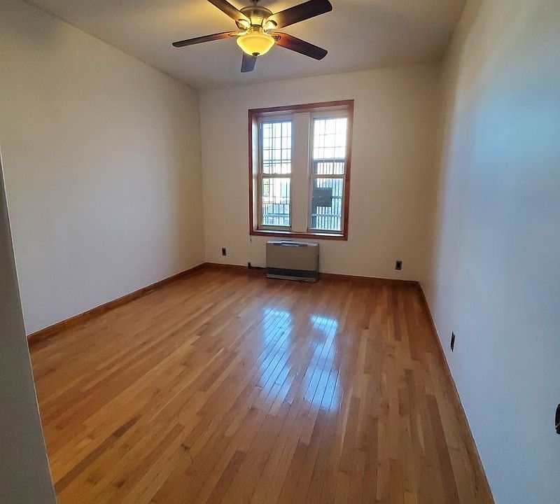 2nd image of 257 Patchen Ave #2R
