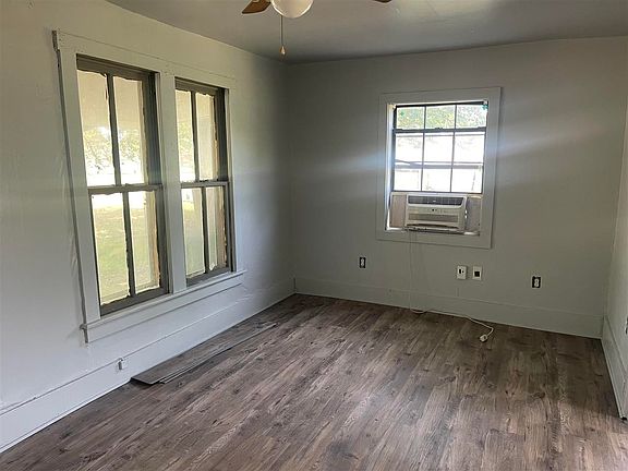 3rd image of 315 NW 1st St