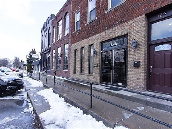 3rd image of 169 W Liberty St