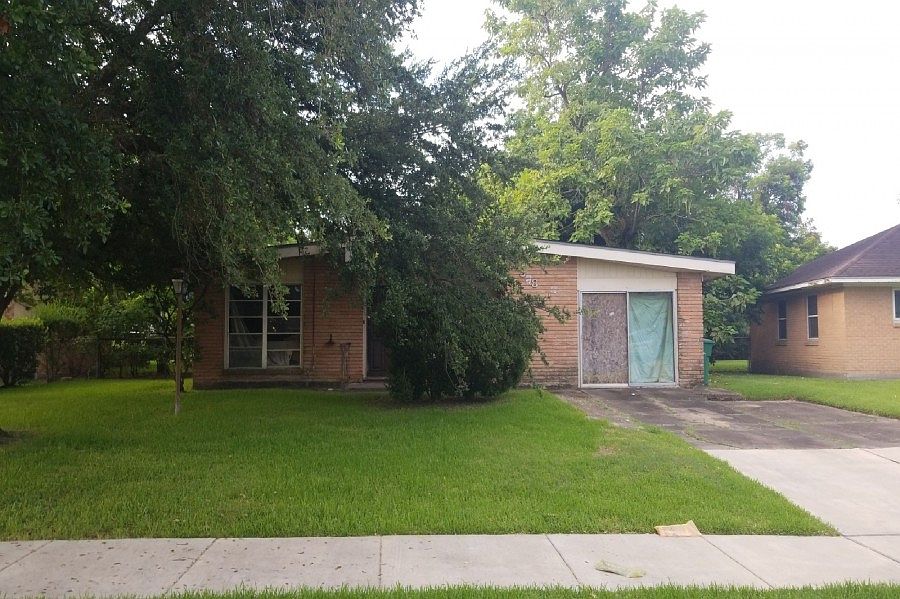 1st image of 638 Feamster Dr