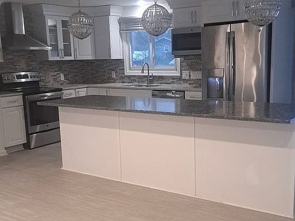4th image of 4945 Glen Robin Dr