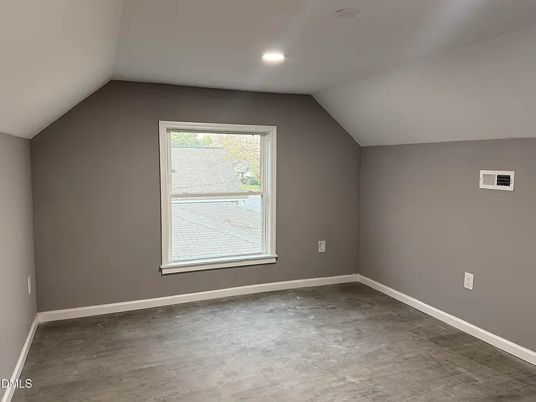 1012 S Franklin St — Photo 25