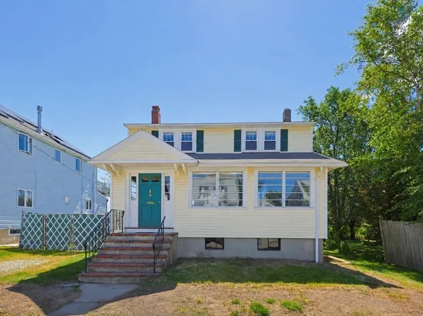 24 Poplar Rd, Quincy, MA 02169