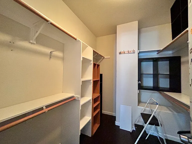 390 Monroe St — Photo 19