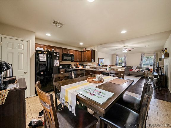 4th image of 12815 E 67th Pl N