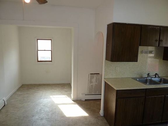 2nd image of 650 Sayre Ave