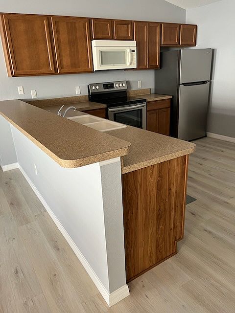 1st image of 2495 Granville Ter