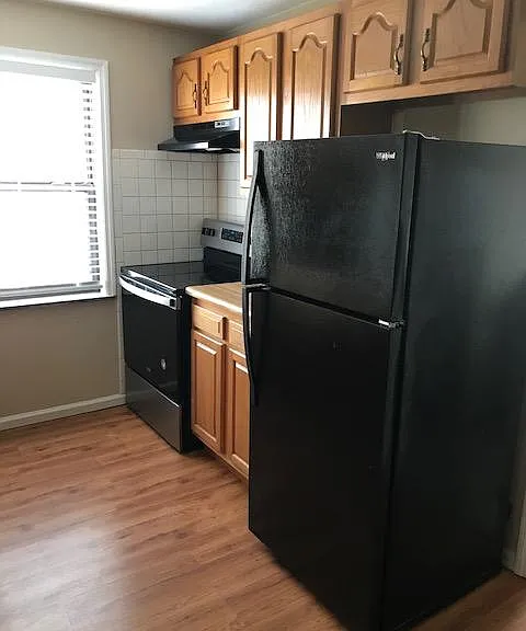 533 Corona Ave #B — Photo 5