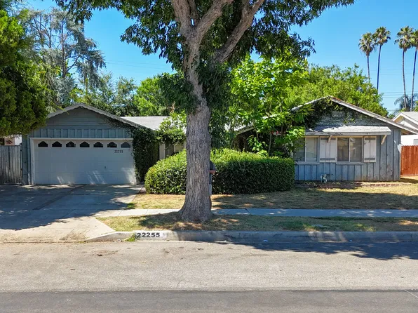 22255 Wyandotte St, Canoga Park, CA 91303