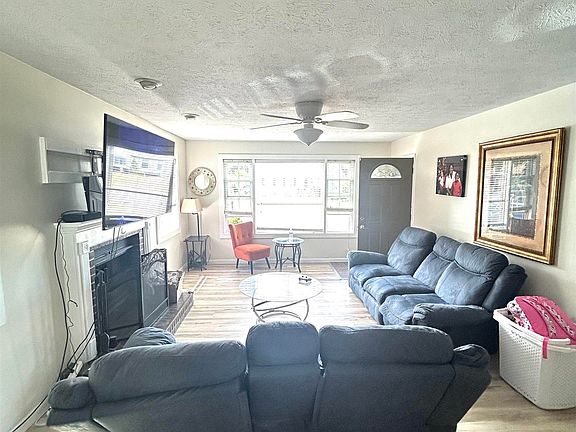 5th image of 1236 Canterbury Dr