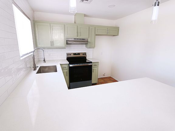 5th image of 3120 W 16th Pl