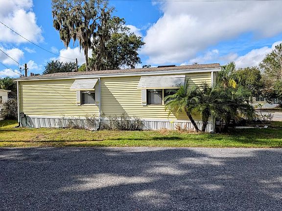 2nd image of 402 Sunset Ln #402