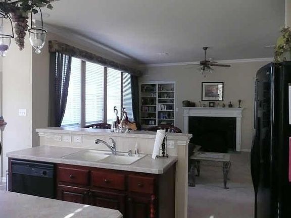 4th image of 4105 Tiffany Dr