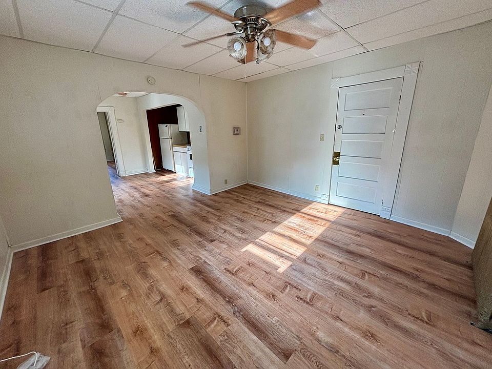1st image of 1017 Laramie St APT 2