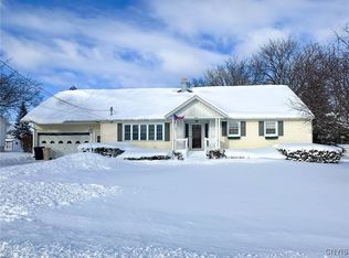 319 Winchester Dr, New Hartford, NY 13413