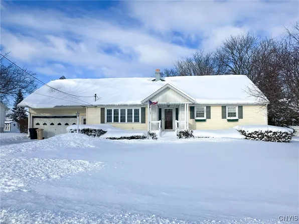 319 Winchester Dr, New Hartford, NY 13413