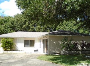 2327 Newton Dr, Palm Harbor, FL 34683