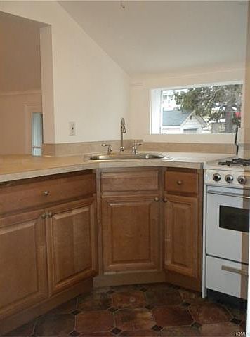 1st image of 27 N Pearl St