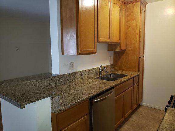 3rd image of 130 S Oxford Ave APT 12