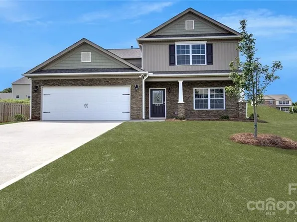 135 Ridgeview Ln, Mars Hill, NC 28754