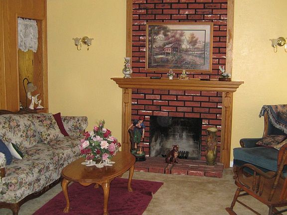 Living Room w/Fireplace