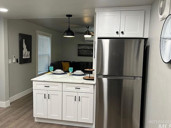 5th image of 703 S 6th Ave #2