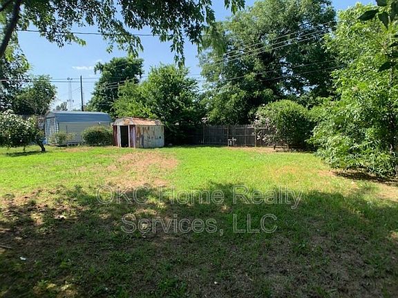 2nd image of 4921 Michael Pl