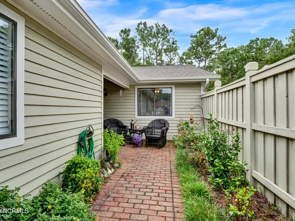 6008 Inland Greens Drive, Wilmington, NC 28405