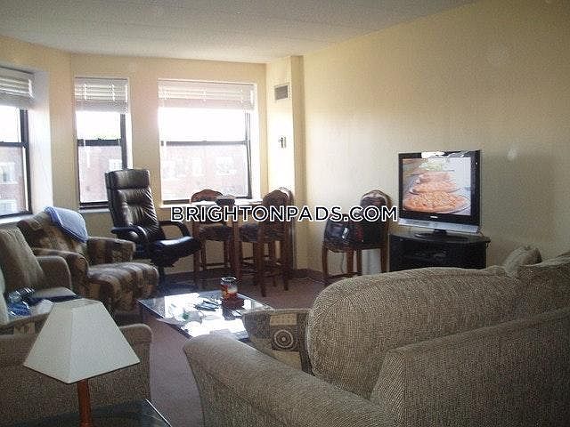 1st image of 1933 Commonwealth Ave #12