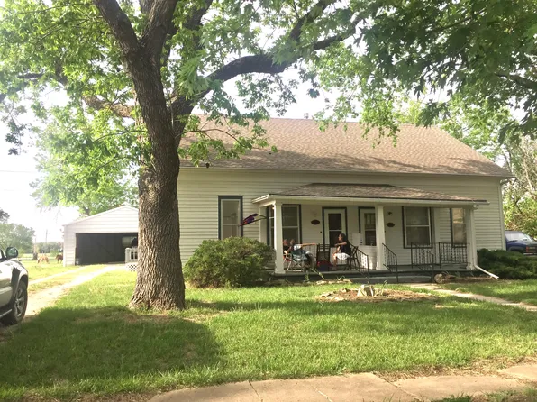 114 W 2nd Ave, Hope, KS 67451