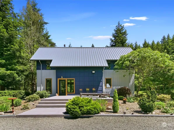 22032 Dewberry Road NE, Indianola, WA 98342