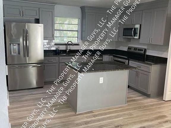 3rd image of 1040 Cedar St #2