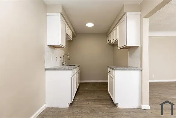 564 Marquette Dr — Photo 8