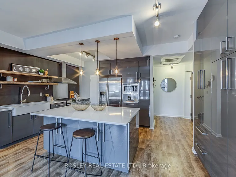 500 Richmond St W #319 — Photo 4