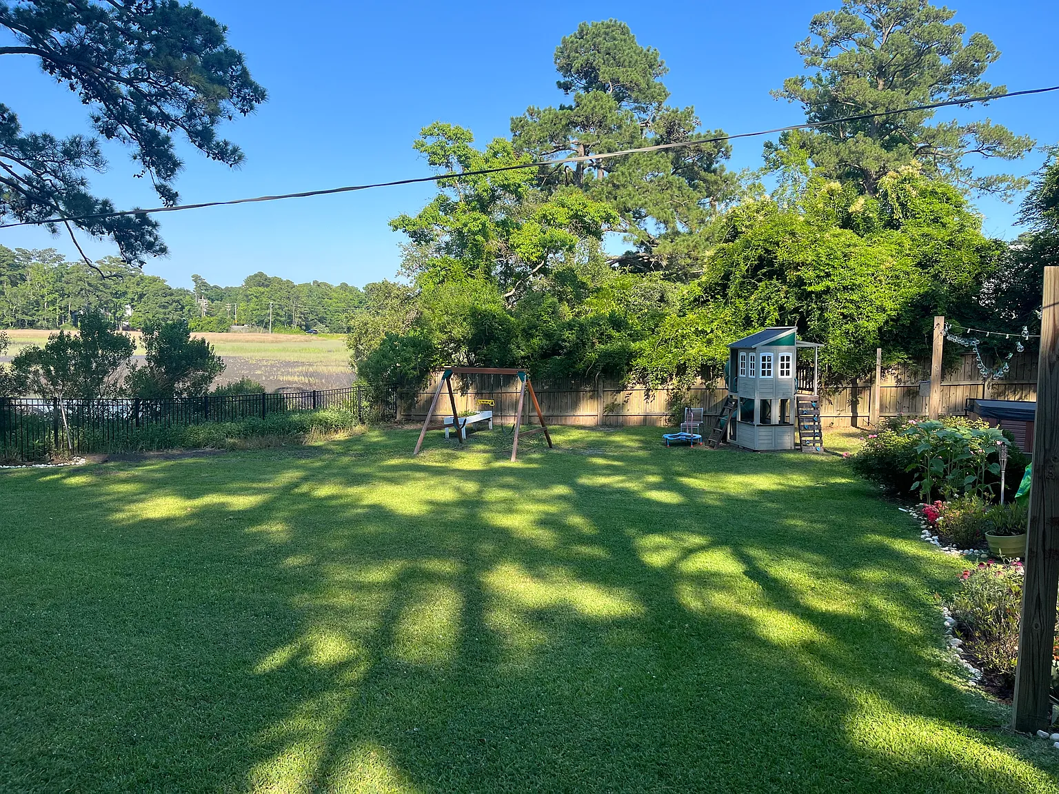 3 bed, 1400 sqft, $3,500 — Photo 2