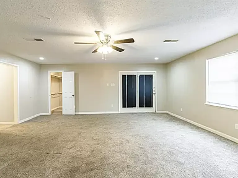 4634 Fordham St — Photo 39