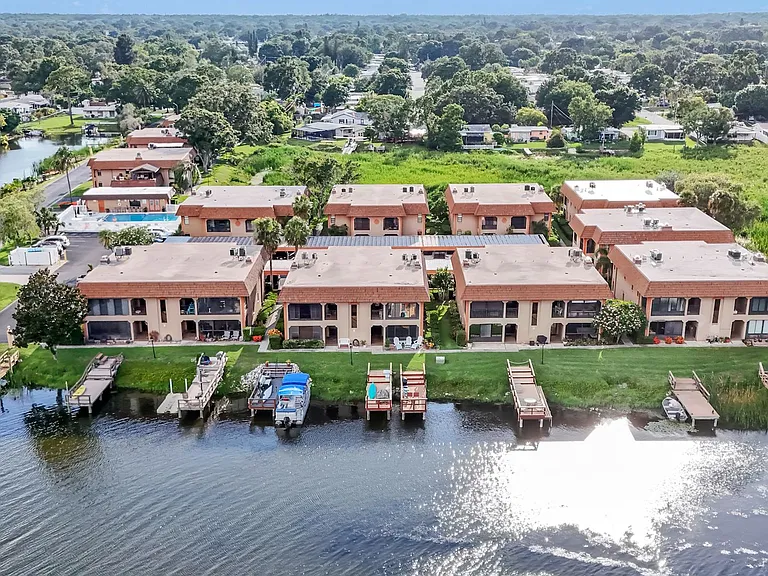 10192 Seminole Island Dr — Photo 38