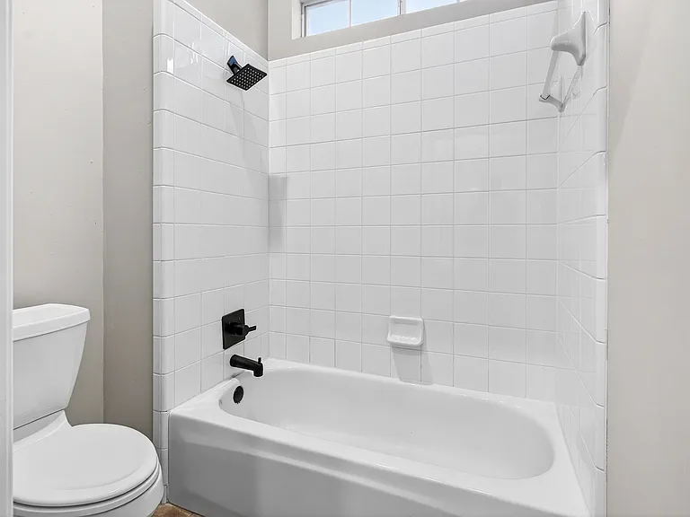 1210 Forest Hills Dr — Photo 27