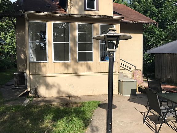 2nd image of 4138 Queen Ave N