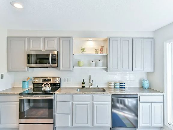 4th image of 310 Summerfield Crossing Rd