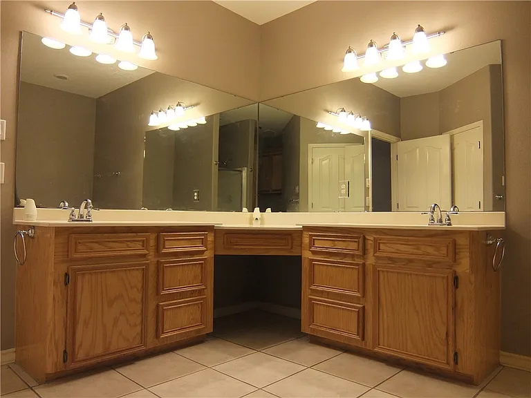 2505 Windrose Dr — Photo 9