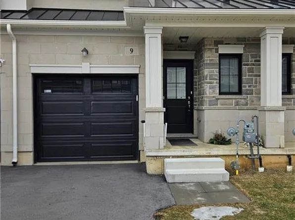 9 Mia Dr, Hamilton, ON L9B 0K1