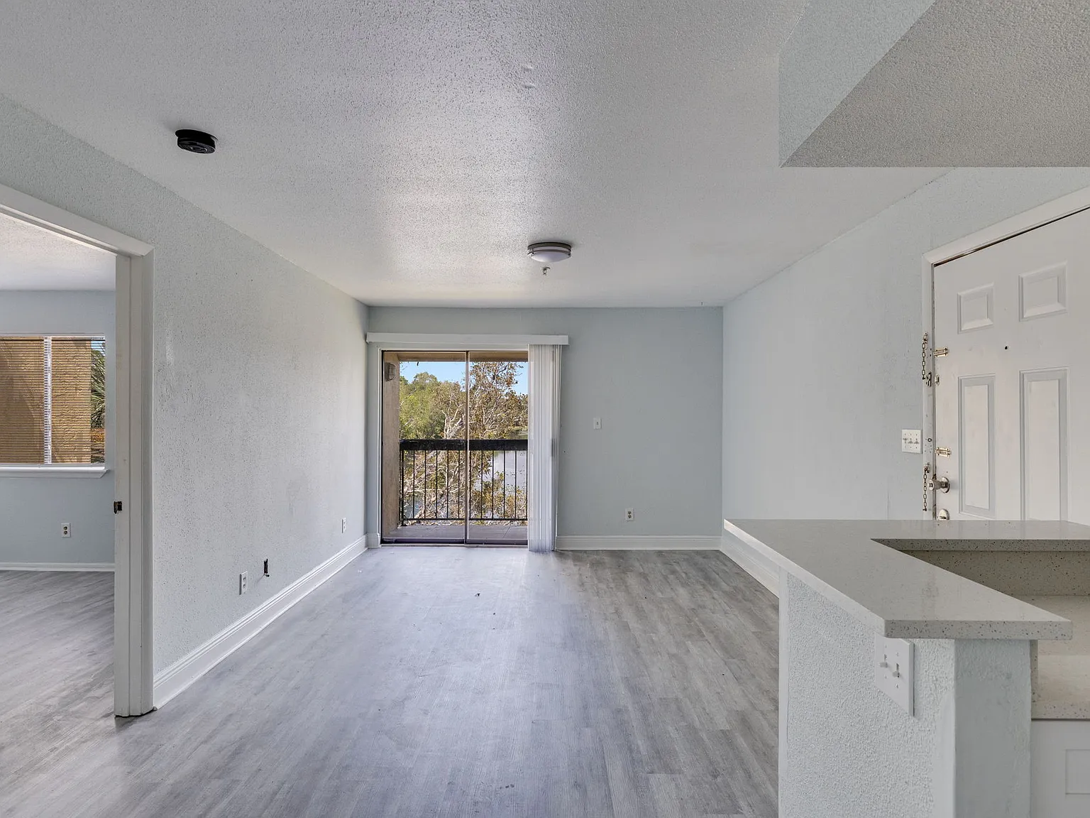 1 bed, 750 sqft, $1,099 — Photo 4